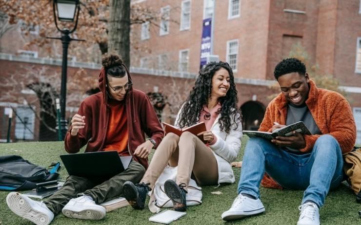 étudiants sur le campus, Dublin