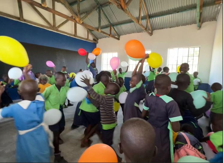 Andréa tassard inauguration école the next smile Kenya enfants