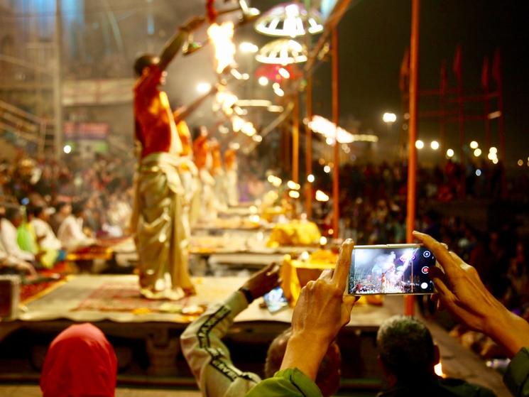 joël verany india inde varanasi puja arti 