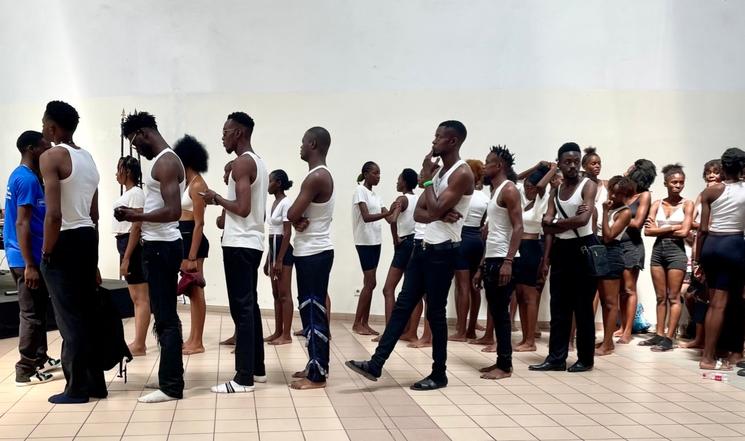 Attente de la mesure des candidats Semaine de la mode Brazzaville