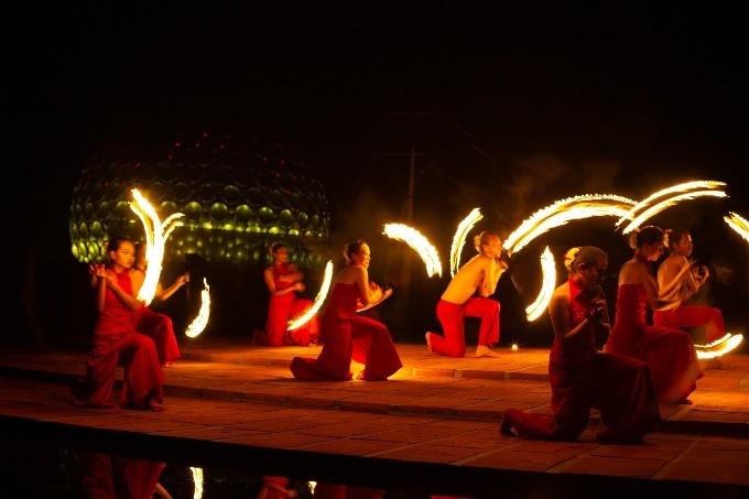 Un spectacle à Auroville 