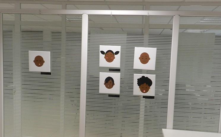 Yux-exposition-Emojis