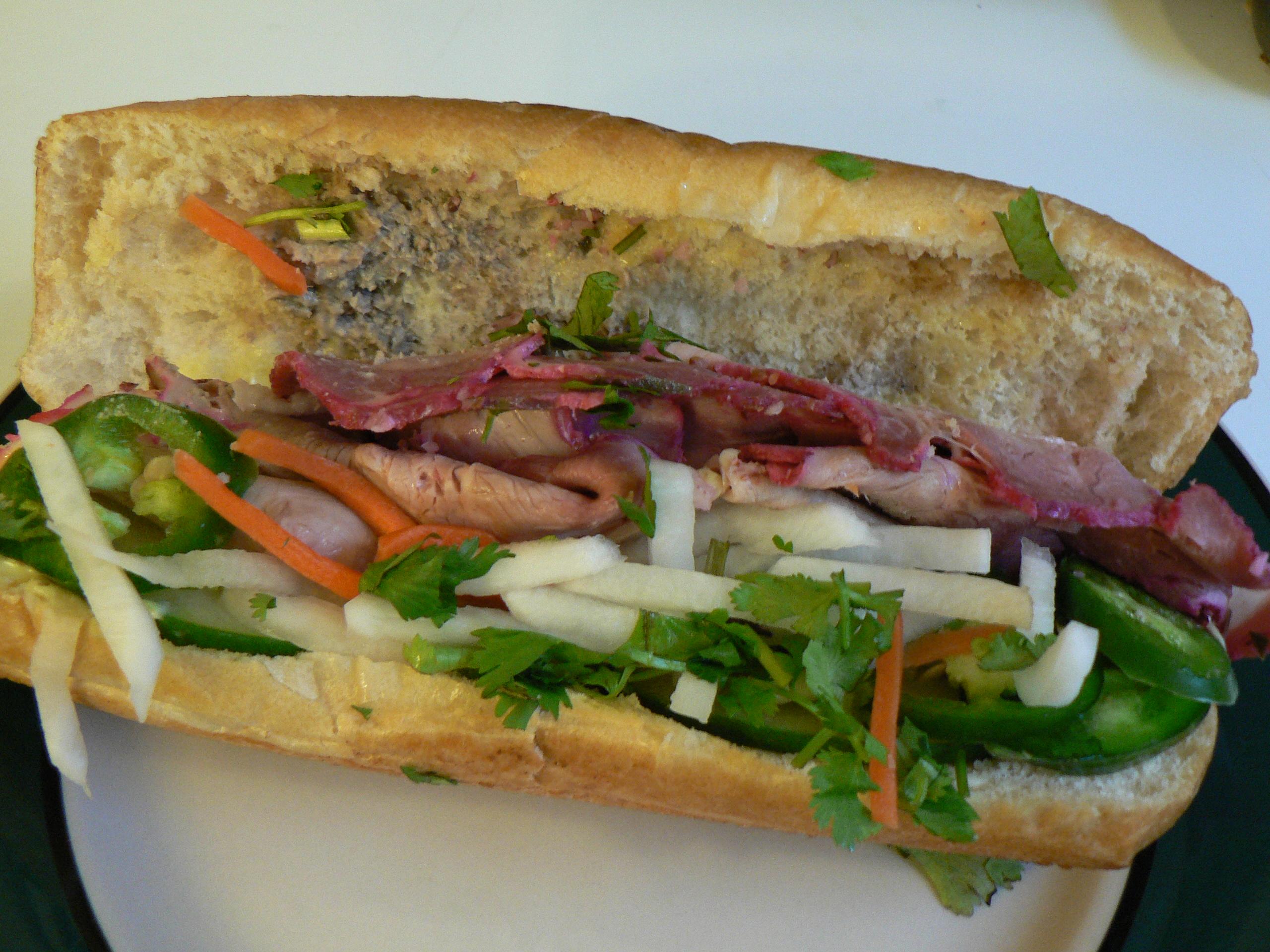 street food banh mi