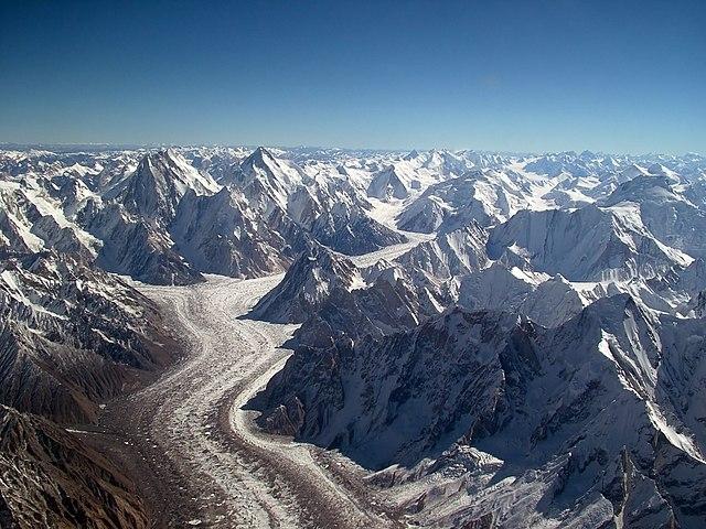 Le glacier de Baltoro dans l'Himalaya