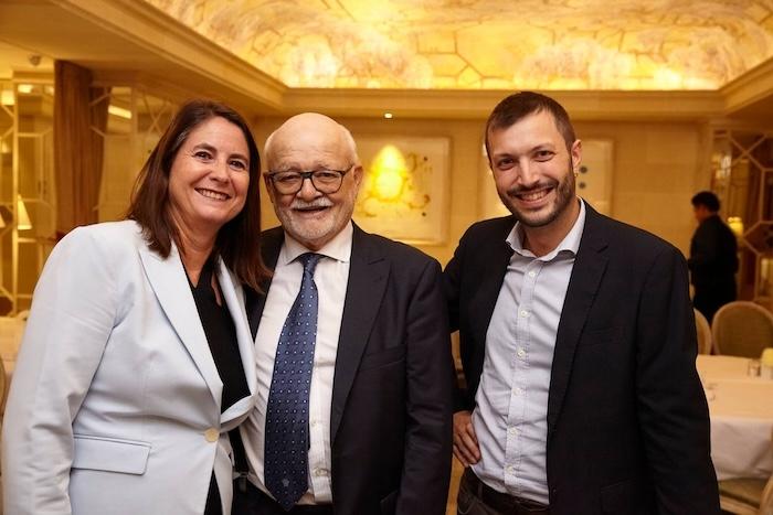 le président avec des membres de l'association