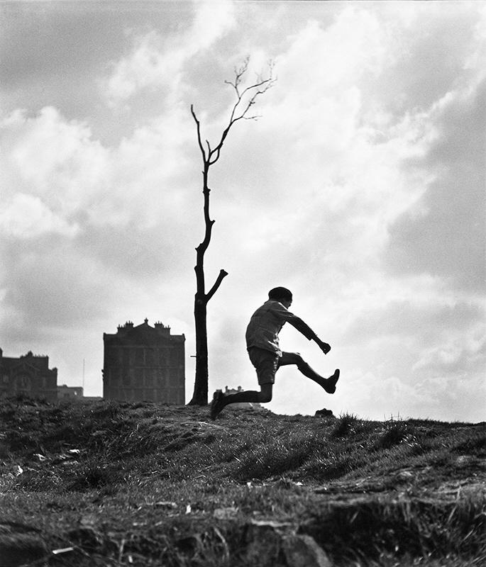 La poterne des peupliers Doisneau