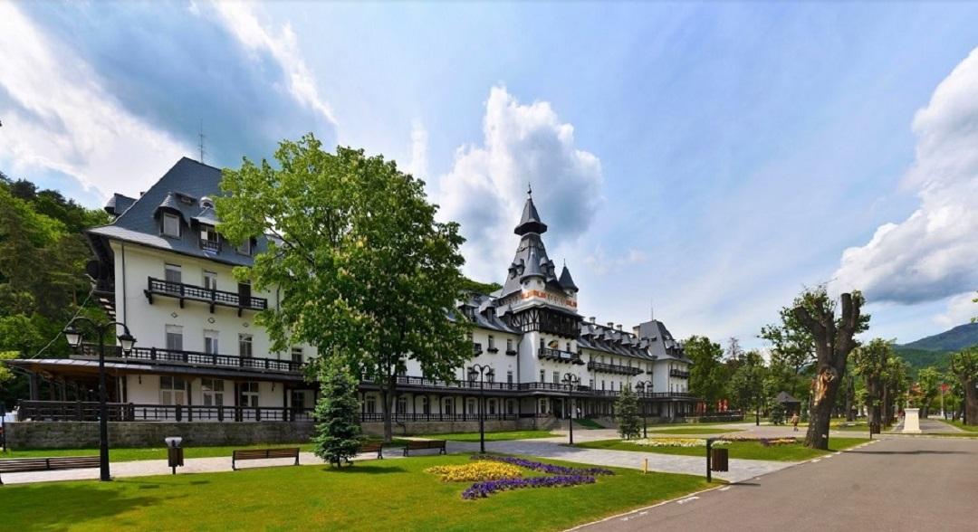 baile_calimanesti-caciulata_bains_station_eaux_thermales_roumanie