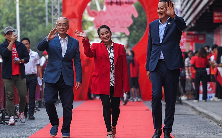 Vue des trois principaux candidats du parti Pheu Thai au poste de Premier ministre en Thailande