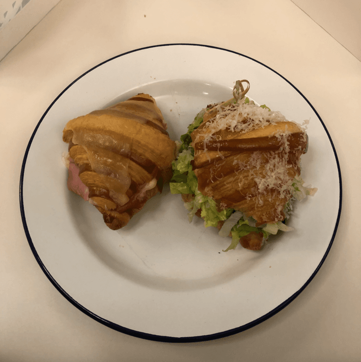 croissant à la salade césar 