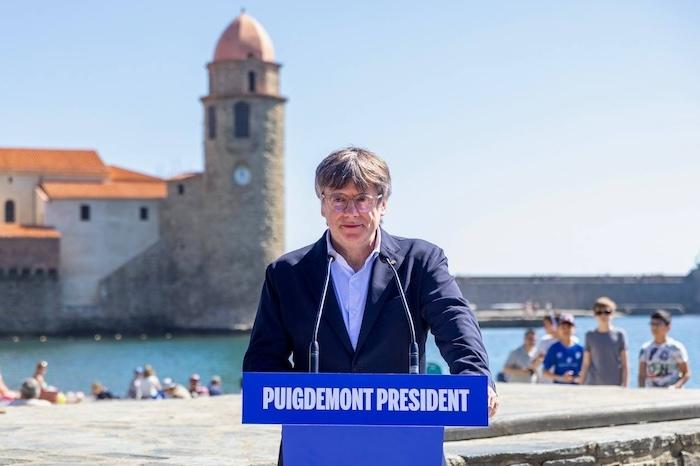 Carles Puigdemont pendant la campagne electorale du 12M depuis la france