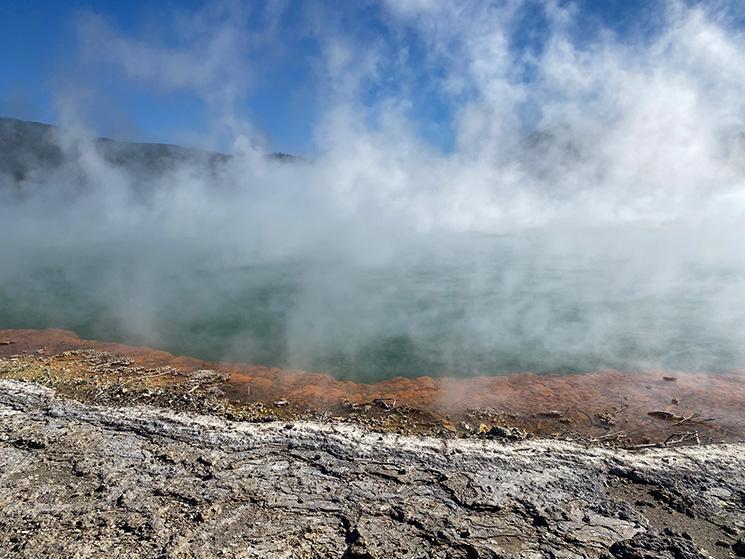 La plus grand piscine d’eau chaude : Champagne Pool