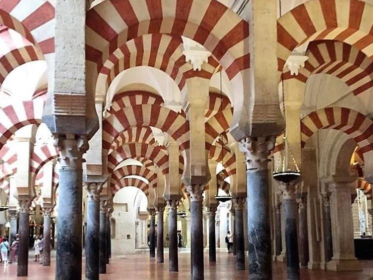 L'intérieur de la Mezquita de Córdoba 