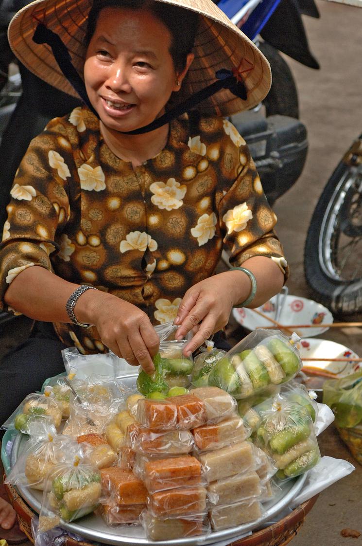 Une vendeuse de rue au Vietnam