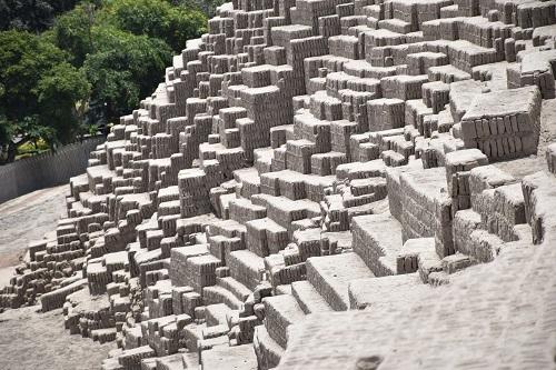 Le monument de la Huaca Pucllana, symbole de la culture Lima