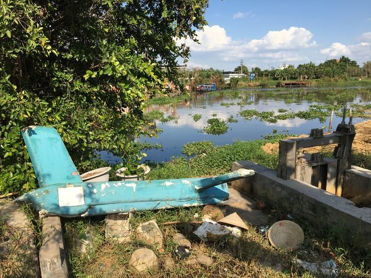 avion écrasé symbole de l'opération babylift au vietnam