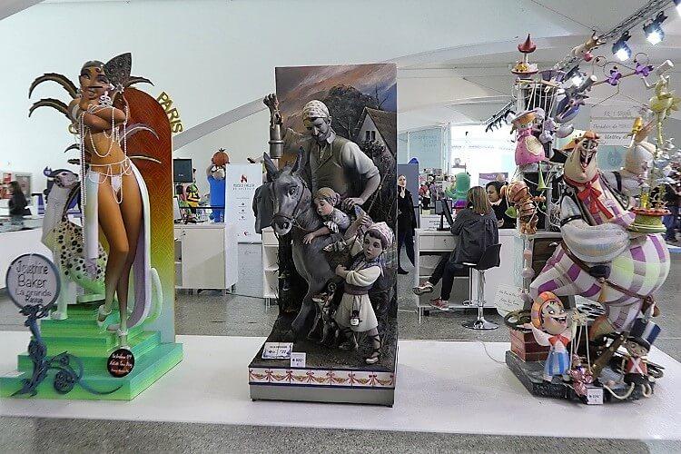 Trois des ninots de la section especial