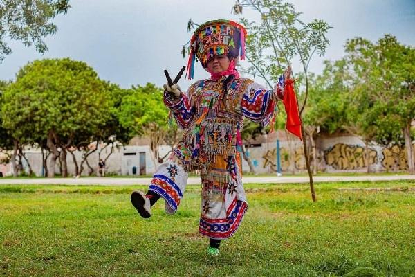 Warmi Danzaq, les femmes de la danse des ciseaux au Pérou