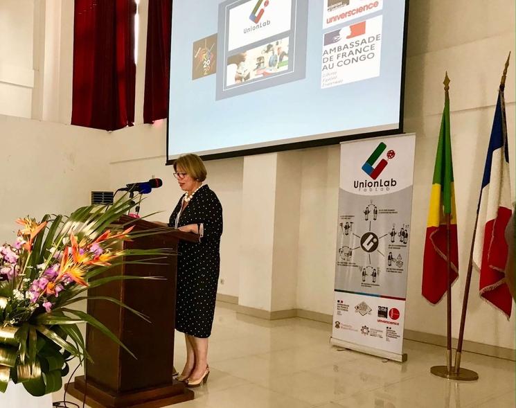L'ambassadrice de France , lors de l'inauguration du FabLab de Brazzaville