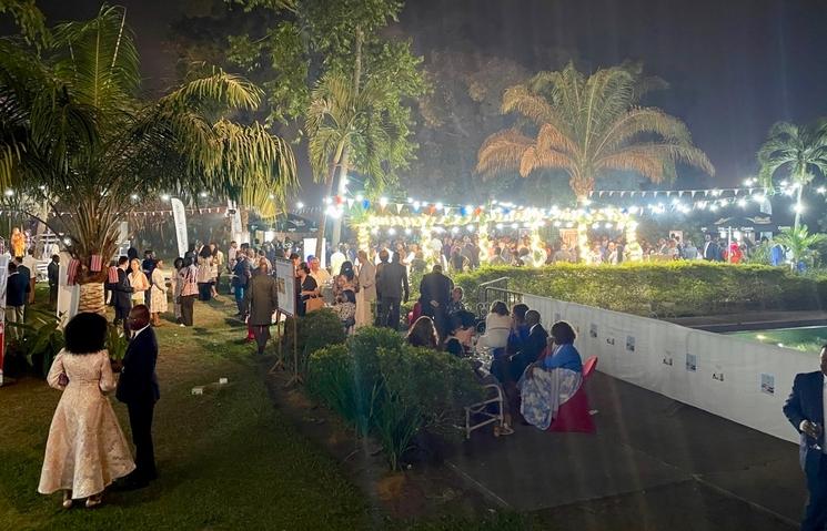 La foule d'invités à la fête du 14 juillet à Brazzaville