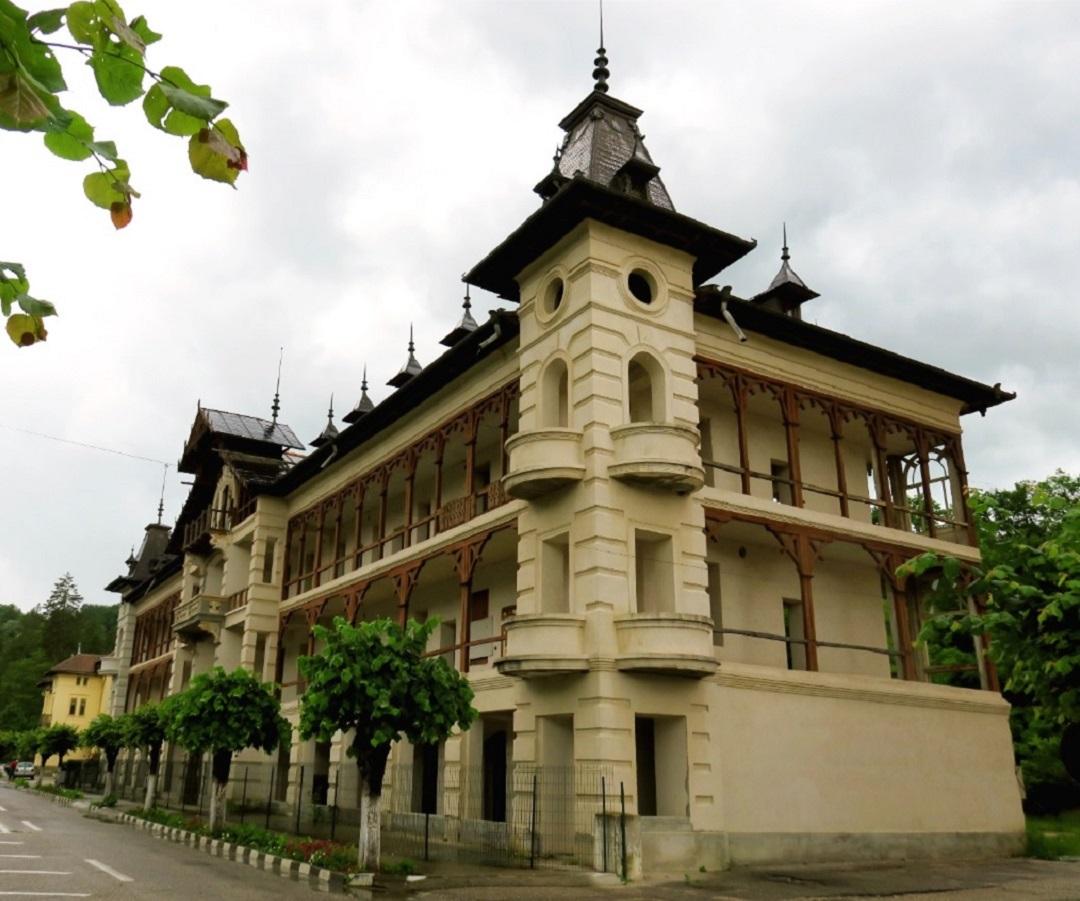 baile_govora_bains_station_eaux_thermales_roumanie