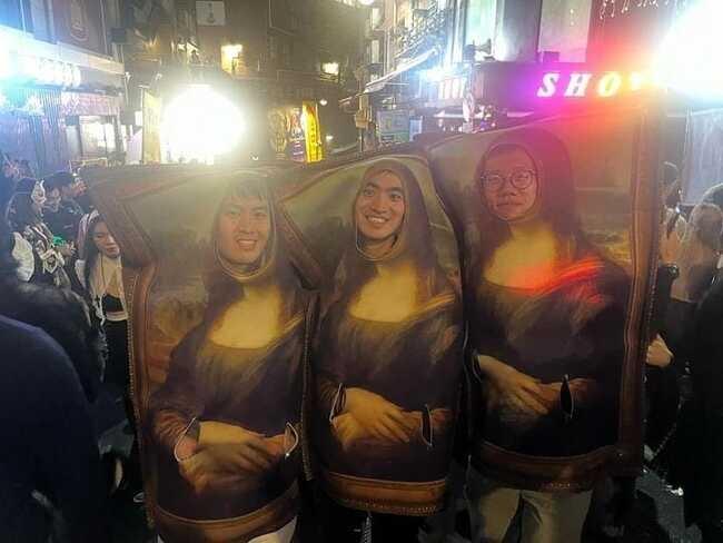 Halloween à Hong Kong, groupe de Mona Lisa