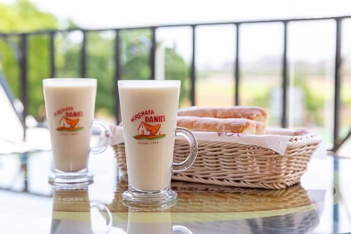 deux verres d'horchata dans l'horchateria Daniel à Valencia