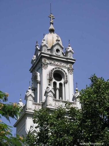          Le clocher de l'église Saint-Etienne des Bulgares culmine à 40 mètres de hauteur