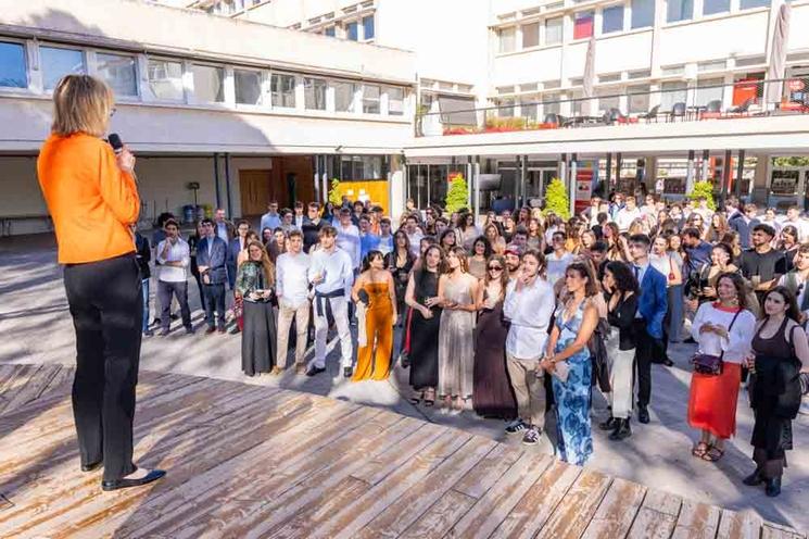 Photo d'un groupe de personnes membres de l'association