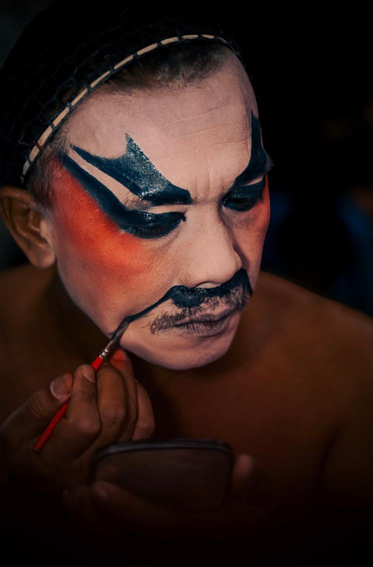 Acteur thaï se maquille