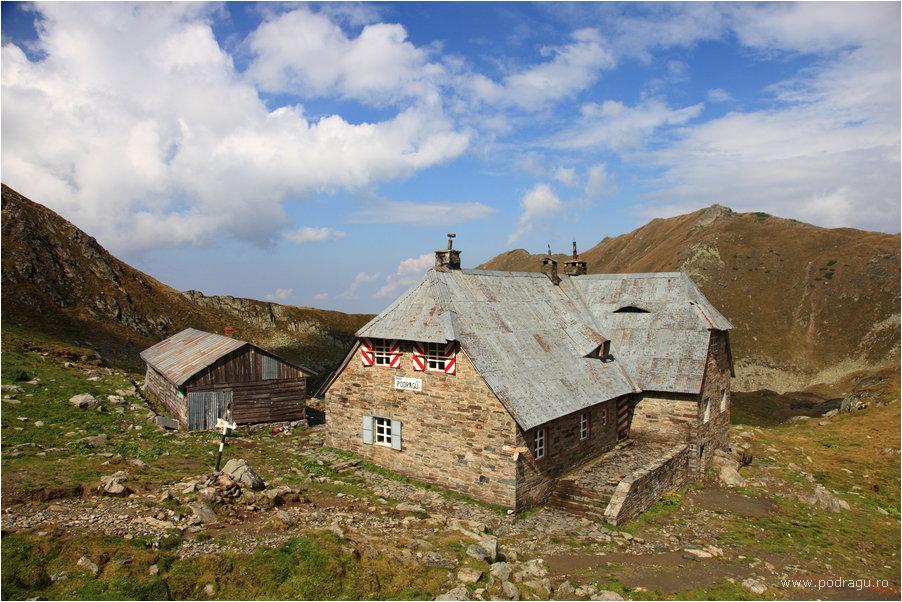 cabane-podragu-sommet-moldoveanu-itineraire-montagne-fagaras