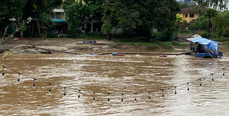 Enfin de chantier flottant sur la Ping à Chiang Mai