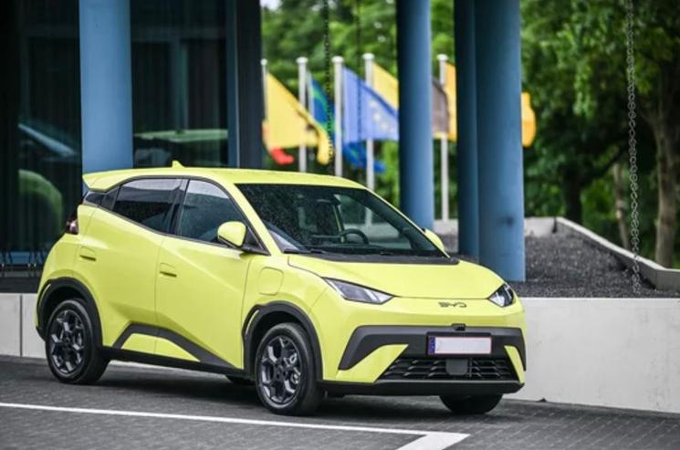 BYD Dolphin Surf jaune