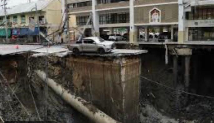 Route effondrée à Bangkok