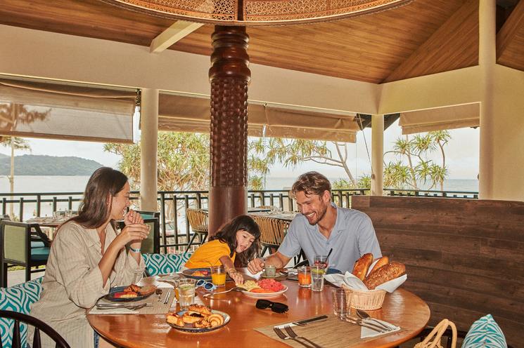 Petit déjeuner familial au Club Med Phuket