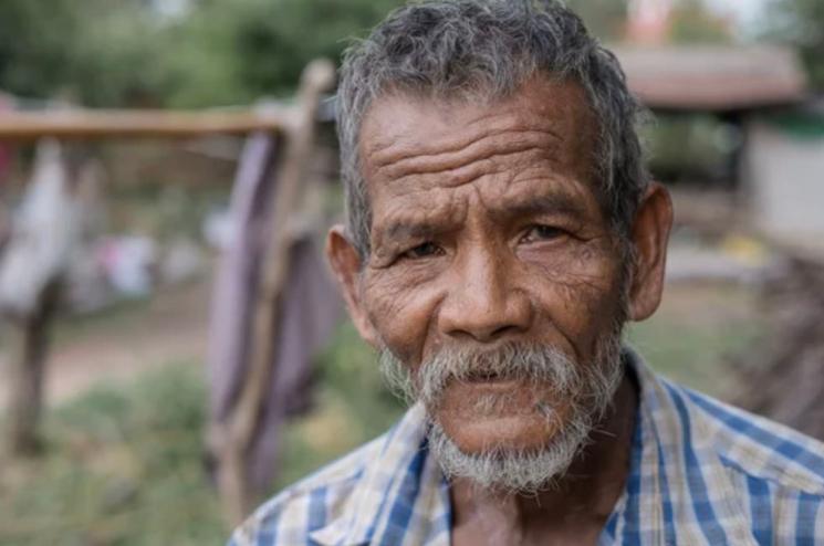 Travailleur thaï un peu âgé 