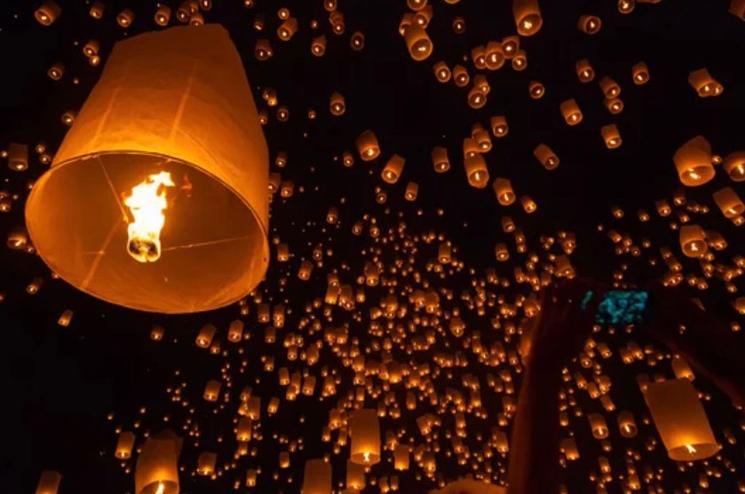 Lanternes volantes Thaïlande
