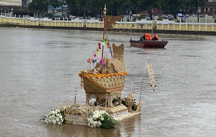 Bateau Krathong à Chiang Mai