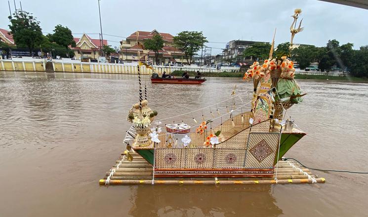 Bateau Krathong à Chiang Mai
