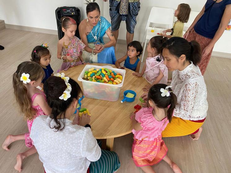 Fabrication Krathongs Windfield Chiang Mai