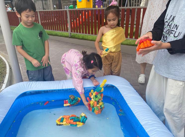 Krathong à l’eau Windfield Chiang Mai