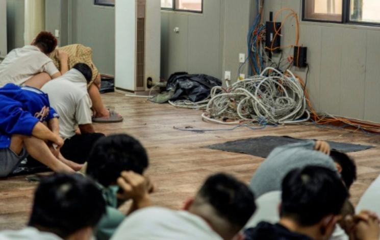 Arrestations centre d’arnaque