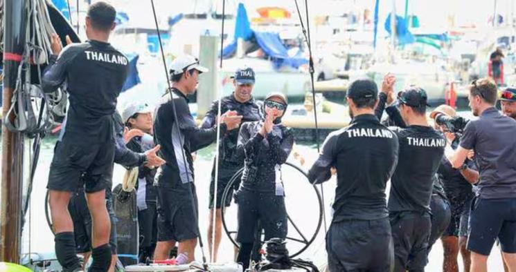 La reine de Thaïlande et son équipage, médaille d’or à la voile aux Jeux d’Asie du Sud-Est 