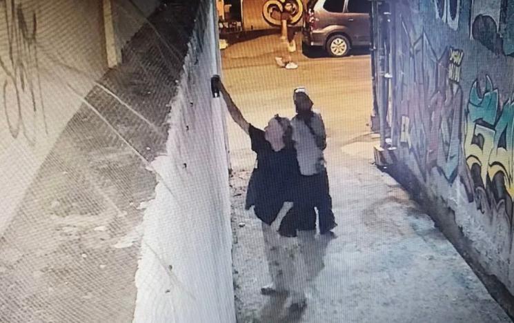 Touristes taguent temple Chiang Mai