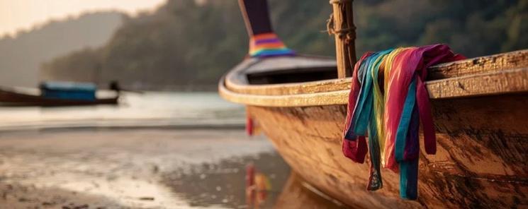 Bateau Thai presque à sec