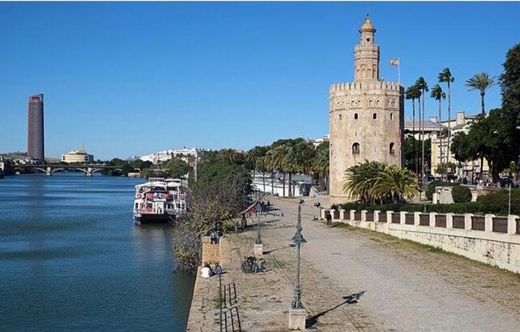 Torre del Oro (wikimedia.org)