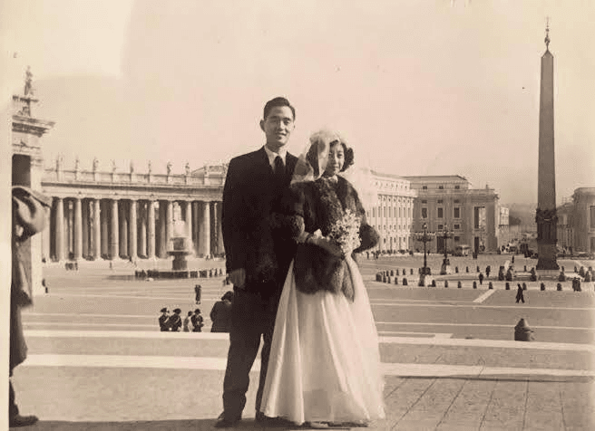 Les parents de Cecilia Tsan de jour de leur mariage