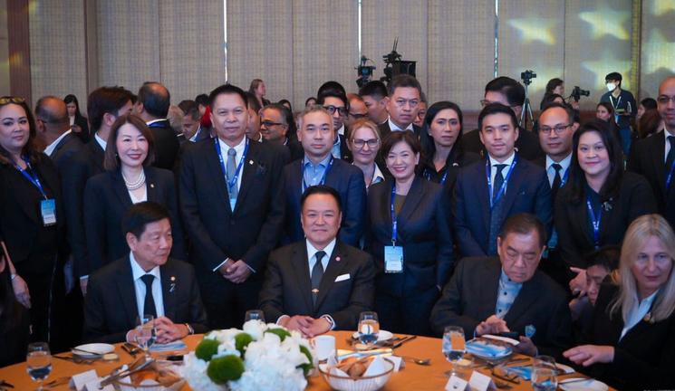 Déjeuner Premier ministre thaï et chambres de commerce etrangeres 