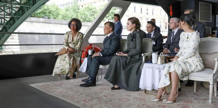 Le couple royal thaïlandais sur la Seine