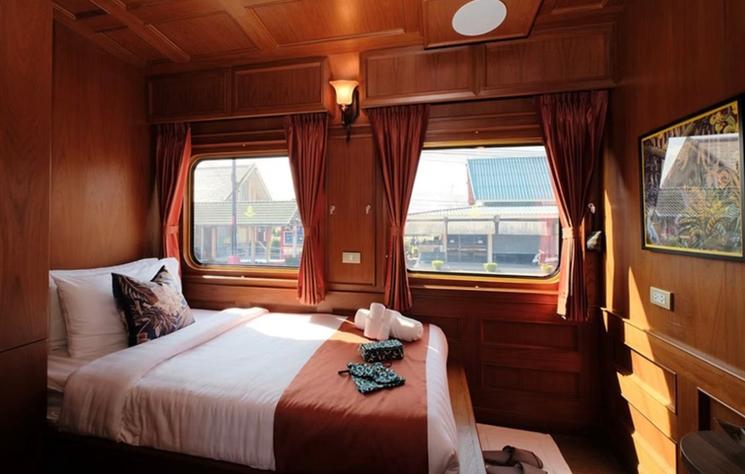 Train Blue Jasmine Thaïlande 
