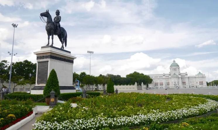 Statue équestre Rama V